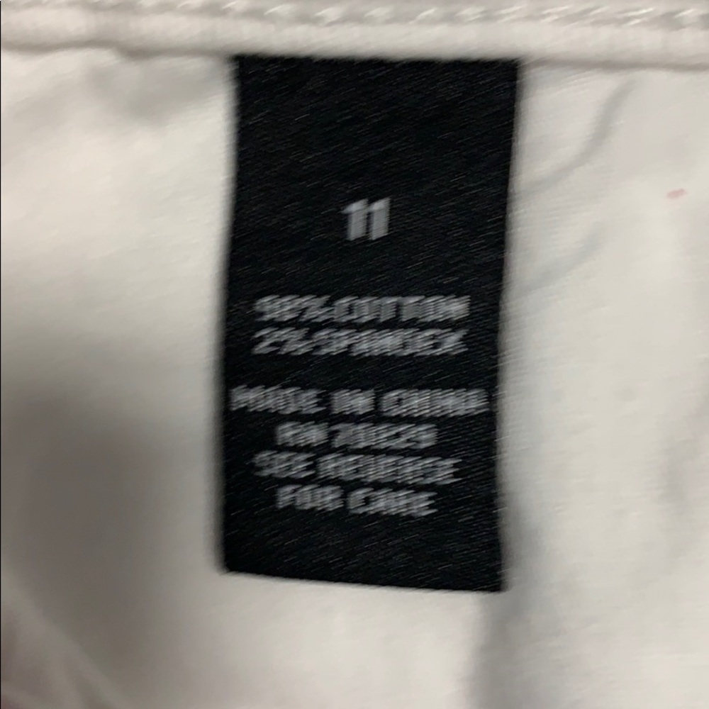 Shorts - Picture 4 of 4